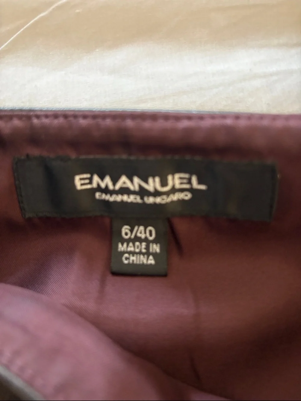 Emanuel: Soft leather vest lined in Burgandy with floral appliqué signature fo - Picture 3 of 9